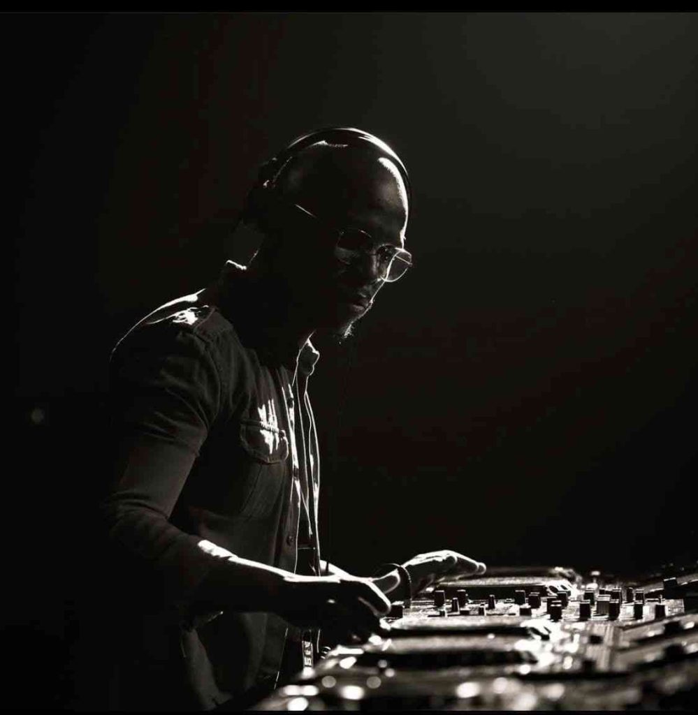 DJ Kent – WeeKent SunSets#12 Mix