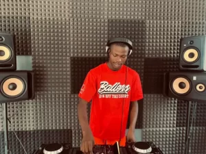 Djy Vino & LeeMcKrazy - Abo Mie Sista ft. Hevdmxster, Slavvy_K & Dj Sicky