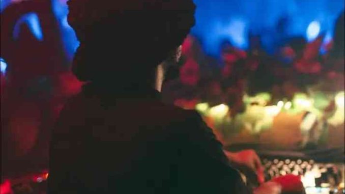 Thuto the human & Amberto deep - Underdogs