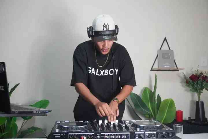 DJ Ice Flake - The Ice Flake Show Season 10 Episode 5